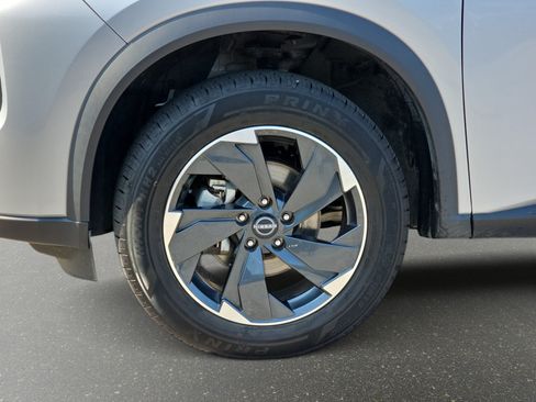 Used 2024 Nissan Rogue SV AWD/4WD image 30