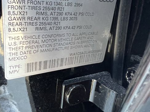 Certified 2025 Audi SQ5 Prestige image 37