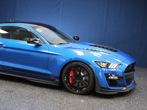 Used 2020 Ford Mustang Shelby GT500 w/ Technology Package RWD image 12