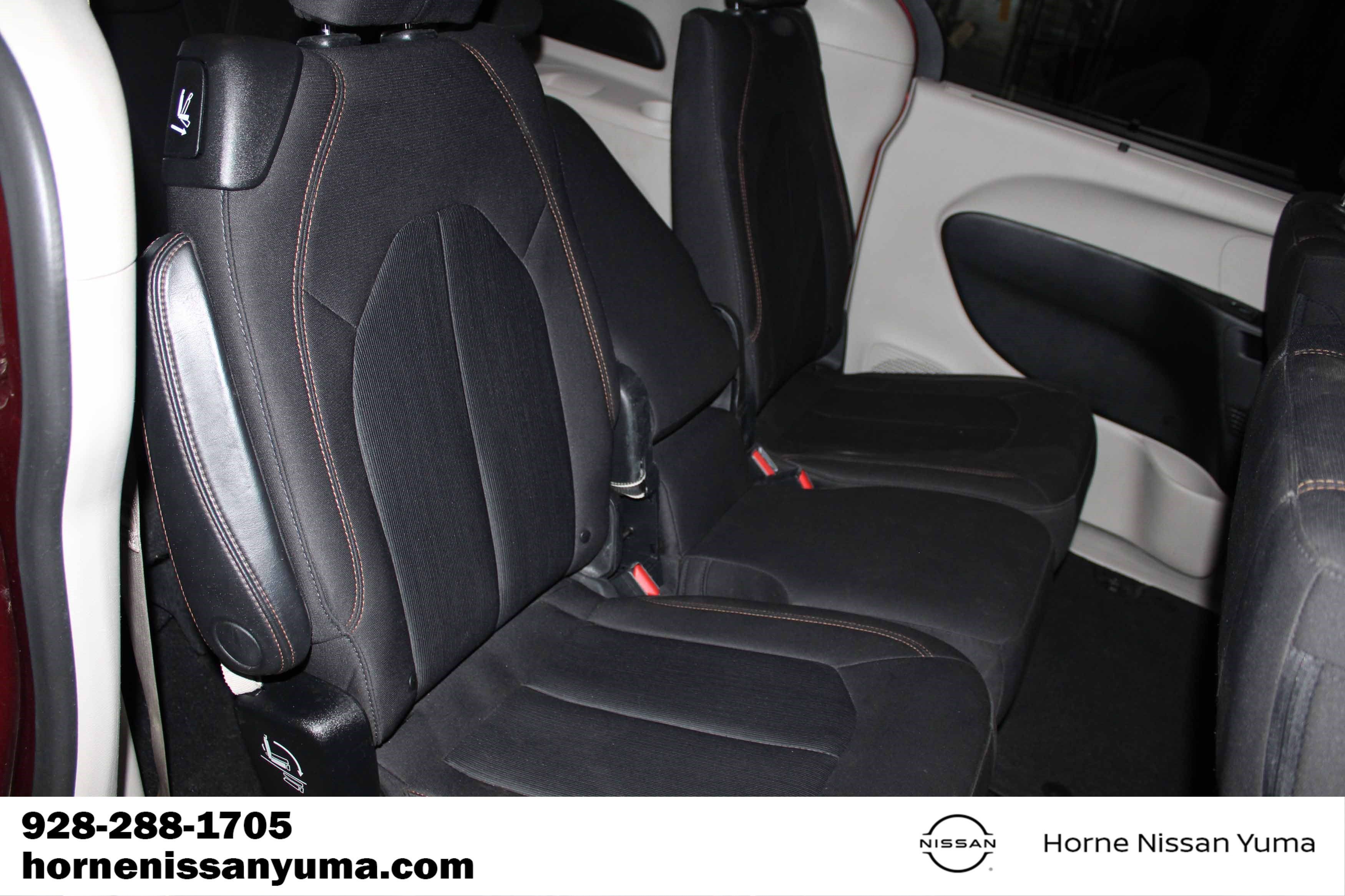 Used 2018 Chrysler Pacifica Touring Plus FWD image 7
