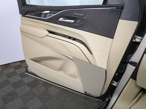Used 2024 Cadillac Escalade Premium Luxury AWD/4WD image 42