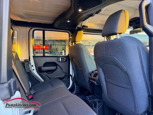 Used 2024 Jeep Wrangler Unlimited Sport image 25
