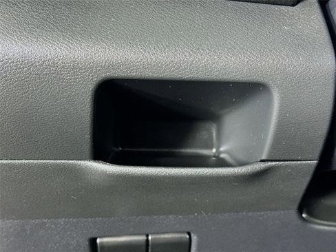 Certified 2021 Nissan Kicks SV FWD image 10