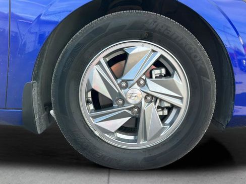 Certified 2025 Hyundai Elantra SE image 30