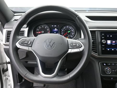 Used 2020 Volkswagen Atlas Cross Sport SE FWD image 7