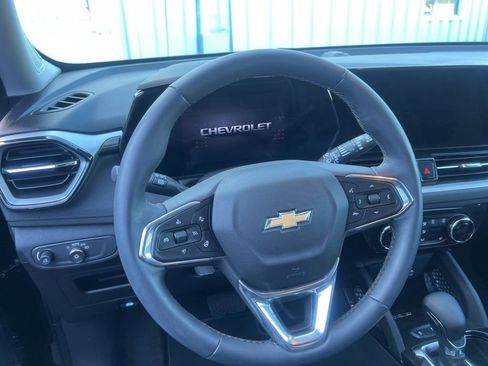 Used 2024 Chevrolet TrailBlazer LT w/ Convenience Package FWD image 13
