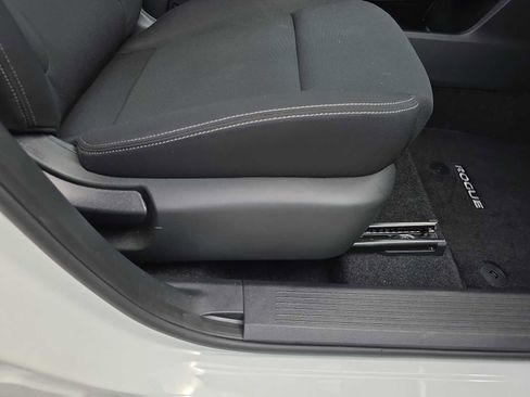 Used 2023 Nissan Rogue S FWD image 34