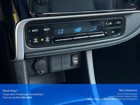 Used 2017 Toyota Corolla SE w/ Carpet Mat Package (TMS) FWD image 37