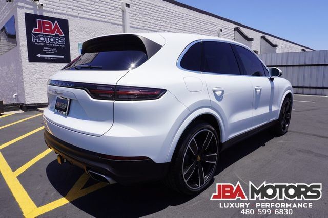 Used 2023 Porsche Cayenne AWD/4WD image 3