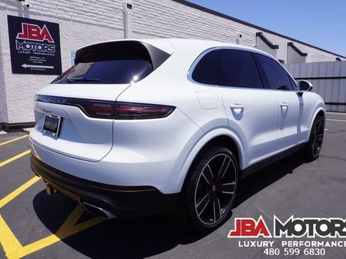Used 2023 Porsche Cayenne AWD/4WD image 3