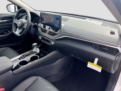 New 2025 Nissan Altima 2.5 SL image 31