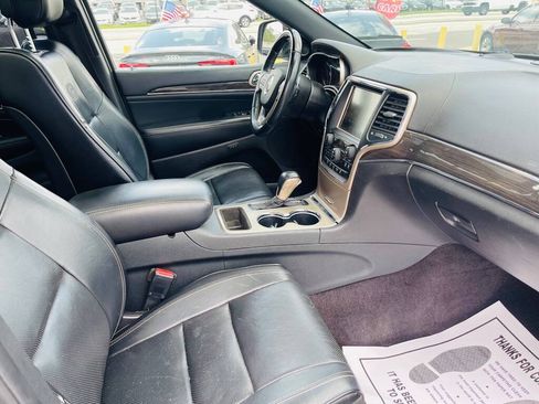 Used 2017 Jeep Grand Cherokee Overland RWD image 31