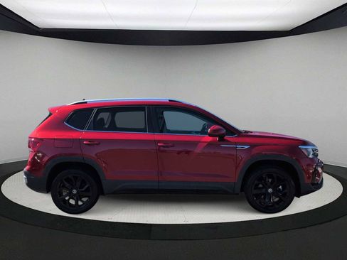 Used 2022 Volkswagen Taos SE w/ IQ.Drive SE Package image 9