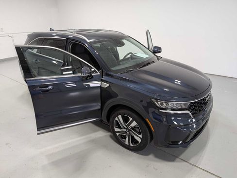 Certified 2023 Kia Sorento EX AWD/4WD image 16