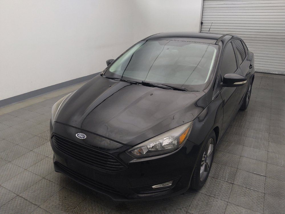 Used 2018 Ford Focus SE w/ SE Appearance Package FWD image 15