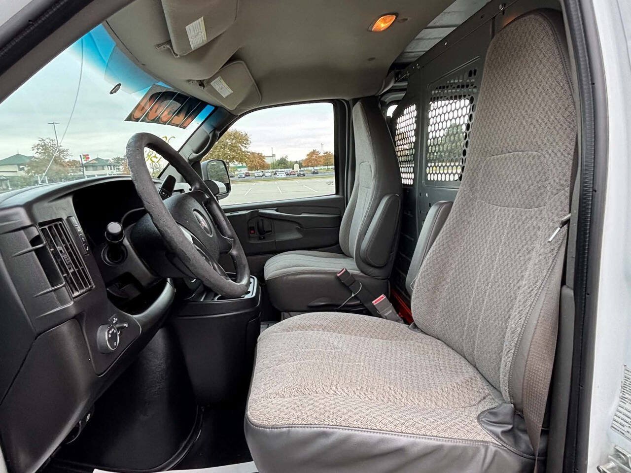 Used 2015 GMC Savana 2500 RWD image 9