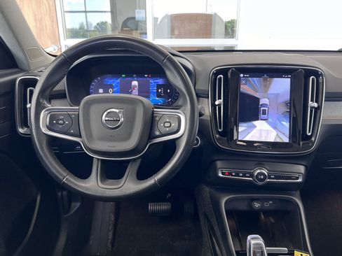 Used 2023 Volvo XC40 B5 Ultimate w/ Protection Package Premier AWD/4WD image 6
