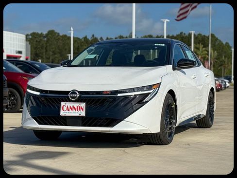 New 2026 Nissan Sentra SR FWD image 3