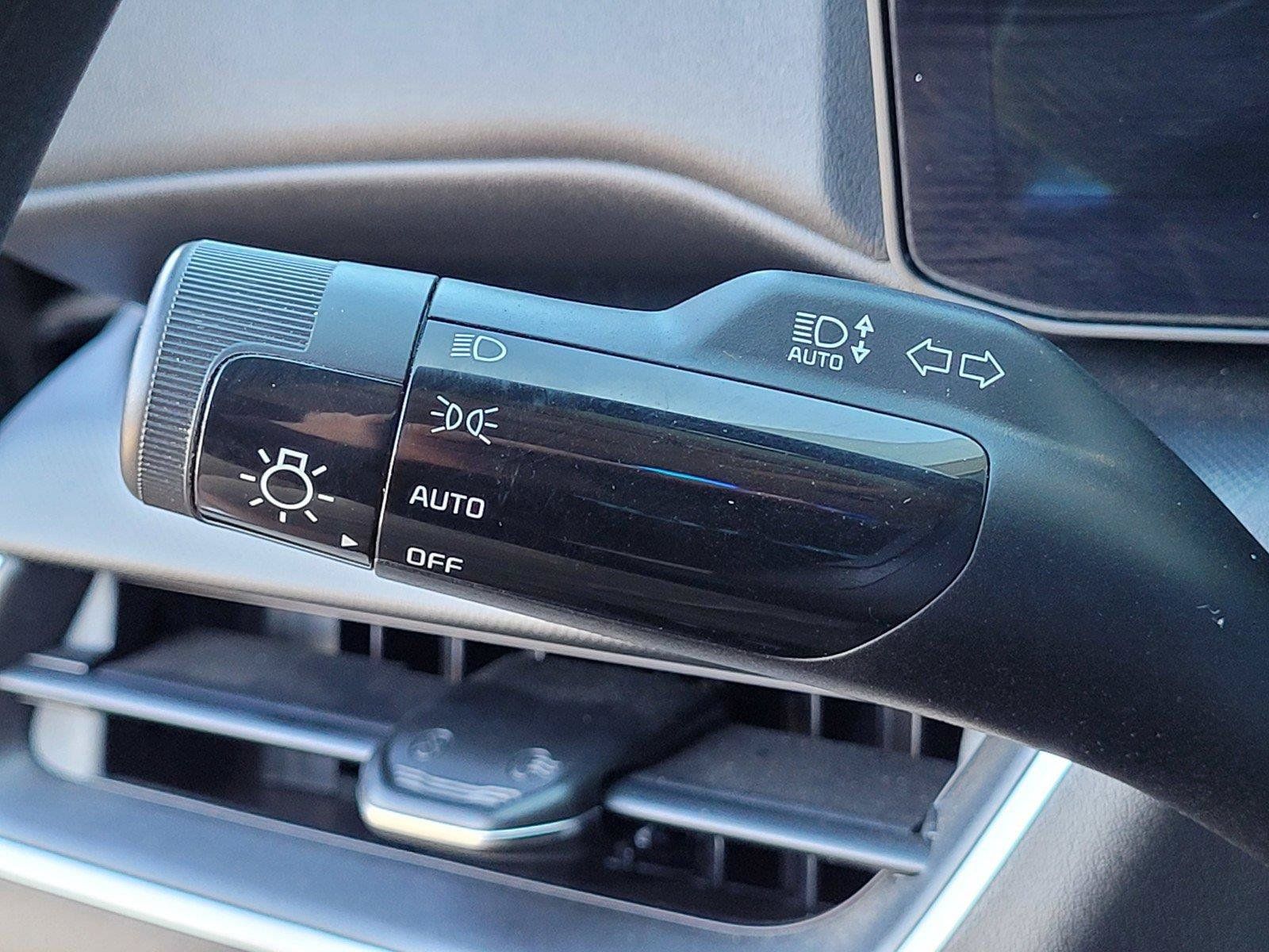 Used 2025 Kia K4 FWD image 33