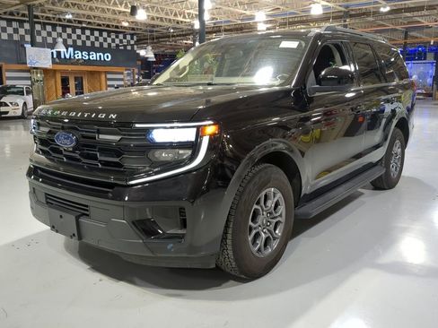 Used 2025 Ford Expedition Active image 1