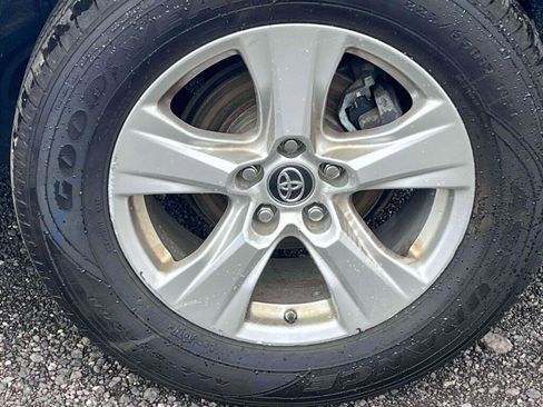 Used 2020 Toyota RAV4 LE w/ Carpet Mat Package AWD/4WD image 14