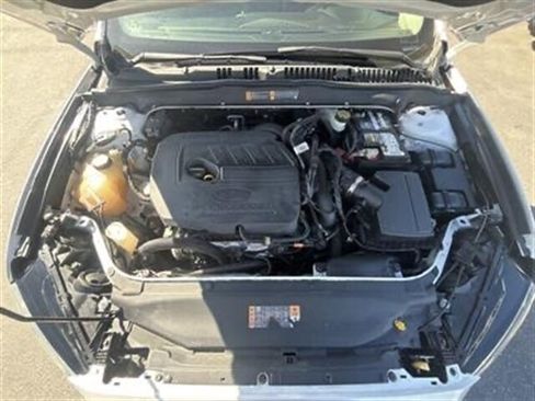 Used 2018 Ford Fusion SE w/ Equipment Group 201A image 30