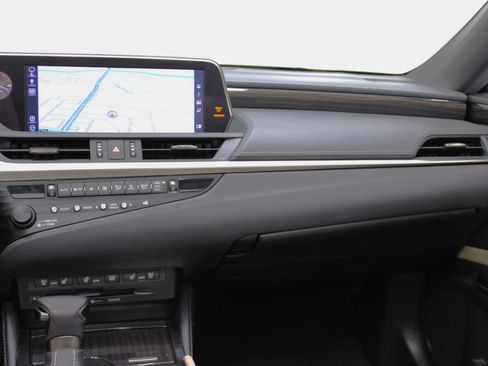 Used 2019 Lexus ES 300h Luxury image 54