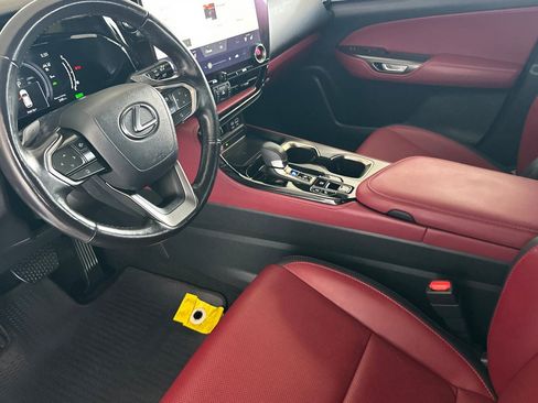 Used 2024 Lexus NX 350h AWD w/ Vision Package image 7