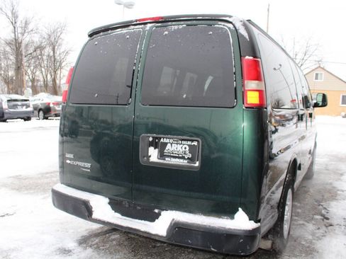 Used 2010 Chevrolet Express 1500 LS image 8