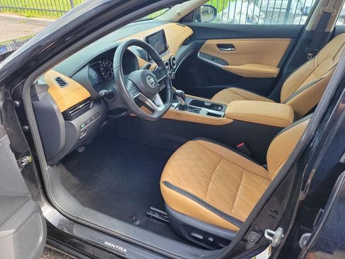 Certified 2020 Nissan Sentra SV w/ SV Premium Package FWD image 11
