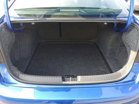 Certified 2024 Volkswagen Jetta Sport image 8