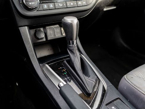 Used 2016 Toyota Corolla LE image 24