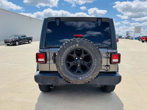 Used 2021 Jeep Wrangler Unlimited Sport AWD/4WD image 32
