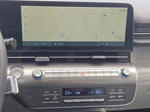 Used 2024 Hyundai Kona Limited AWD/4WD image 30