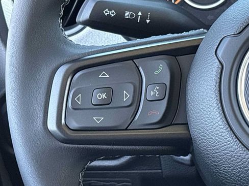 Used 2025 Jeep Gladiator Sport AWD/4WD image 28