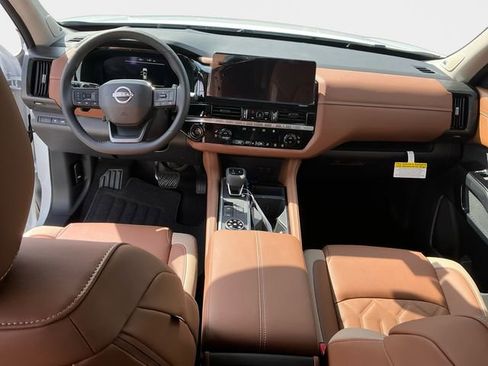 New 2026 Nissan Pathfinder Platinum AWD/4WD image 12