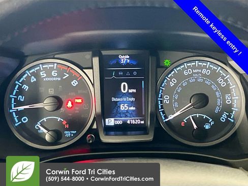 Used 2023 Toyota Tacoma TRD Off-Road image 2