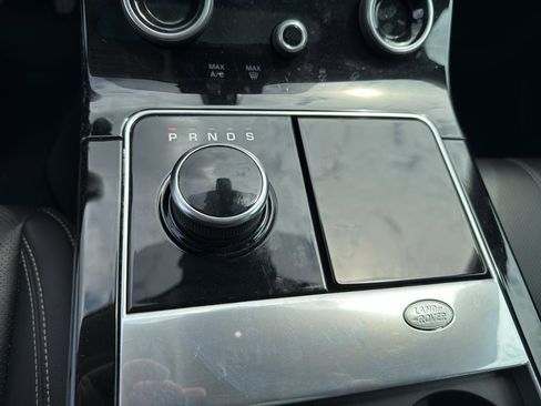 Used 2019 Land Rover Range Rover Velar S AWD/4WD image 16