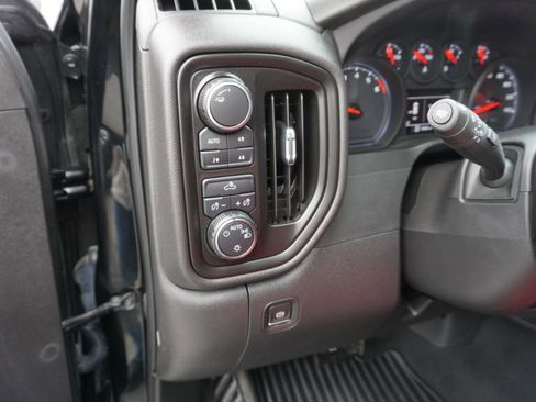 Used 2022 Chevrolet Silverado 1500 Custom Trail Boss AWD/4WD image 11