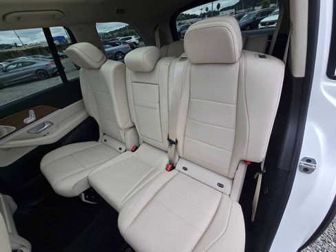Used 2026 Mercedes-Benz GLS 450 4MATIC image 21