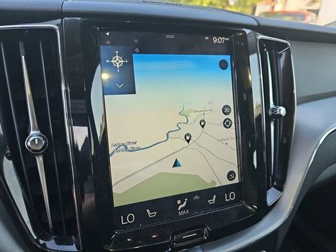 Used 2019 Volvo XC60 T6 Momentum w/ Multimedia Package AWD/4WD image 18