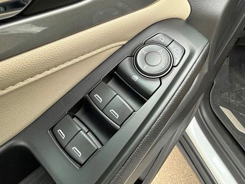 Used 2023 Chevrolet Traverse LS w/ Safety Package AWD/4WD image 10