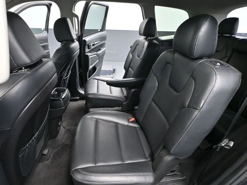 Used 2025 Kia Telluride S AWD/4WD image 38