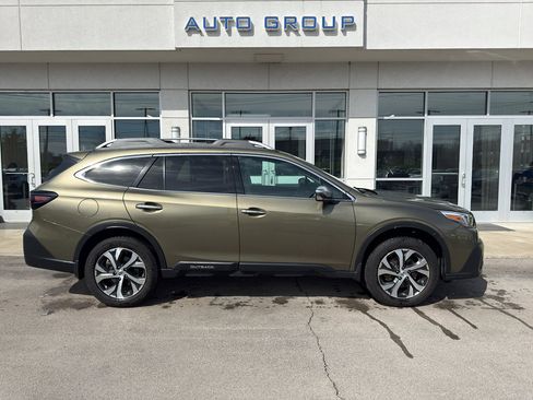 Used 2022 Subaru Outback Touring w/ Popular Package #2 image 2