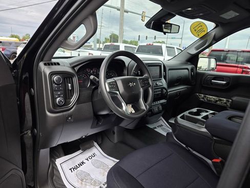 Used 2021 Chevrolet Silverado 1500 Custom Trail Boss w/ Realtree Special Edition AWD/4WD image 2