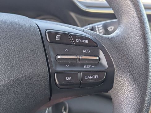 Used 2020 Hyundai Elantra SE w/ Cargo Package (C1) image 18