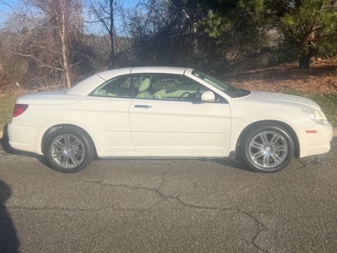 Used 2008 Chrysler Sebring Limited w/ Luxury Group image 8