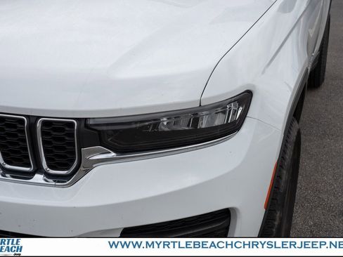 Certified 2023 Jeep Grand Cherokee Laredo image 10