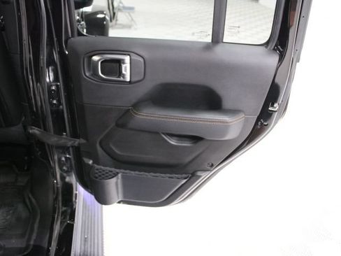 Used 2023 Jeep Gladiator Overland AWD/4WD image 27