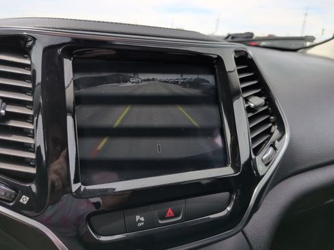 Used 2020 Jeep Cherokee Limited AWD/4WD image 22